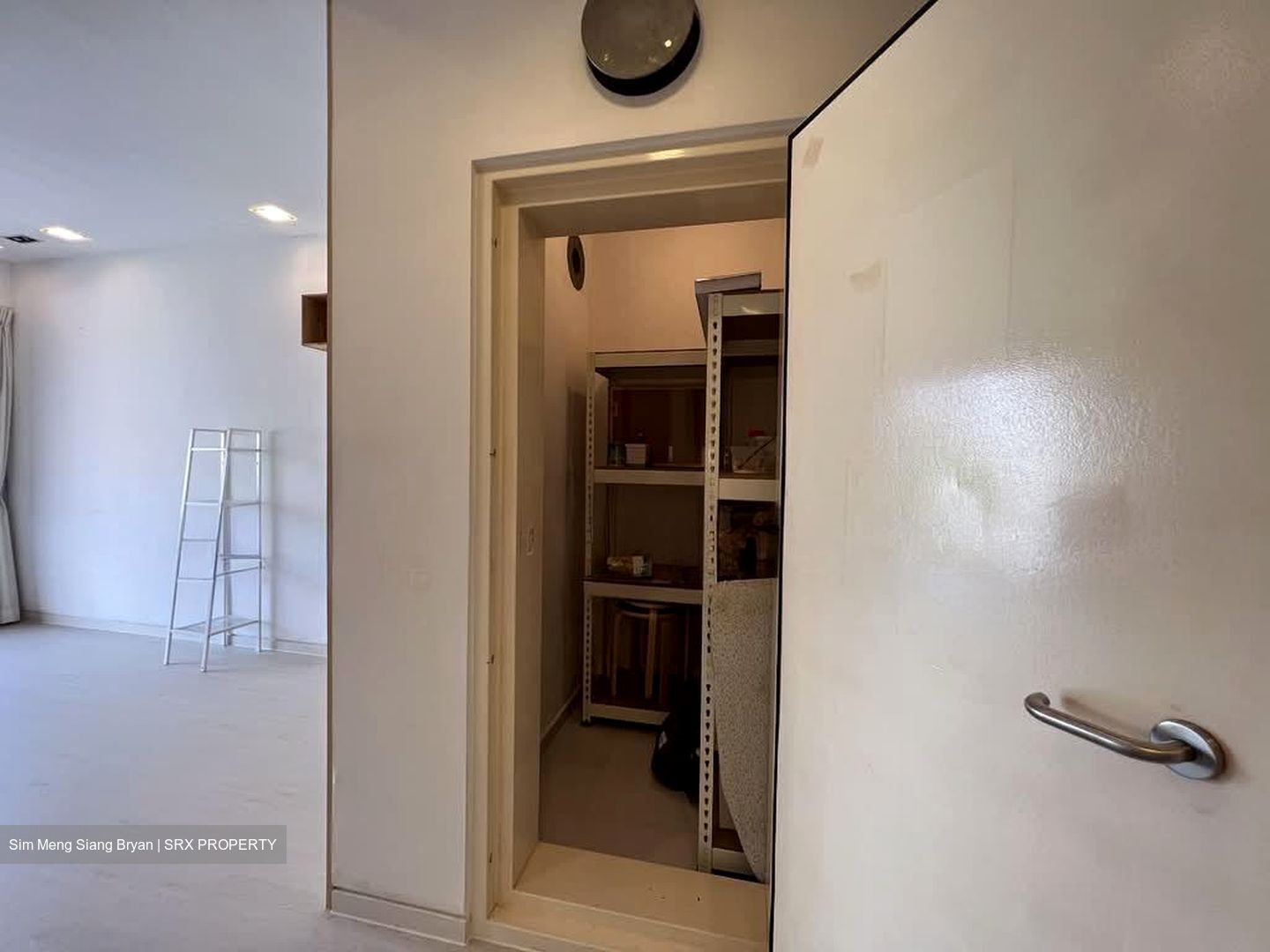 RV Suites (D10), Apartment #596275441